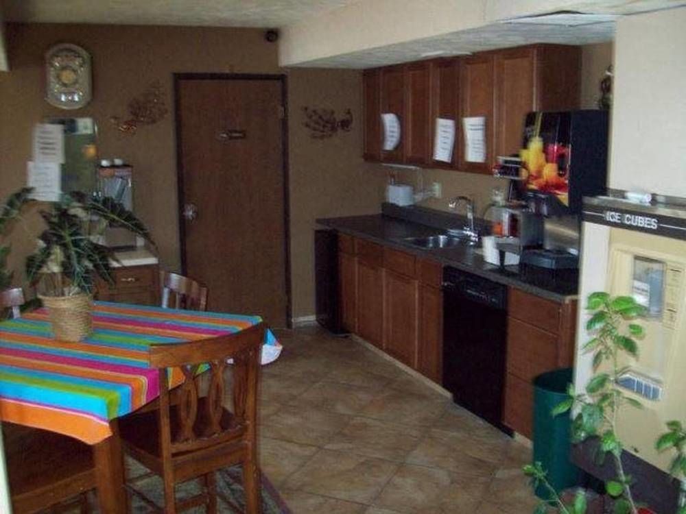 Lyons Inn Kültér fotó