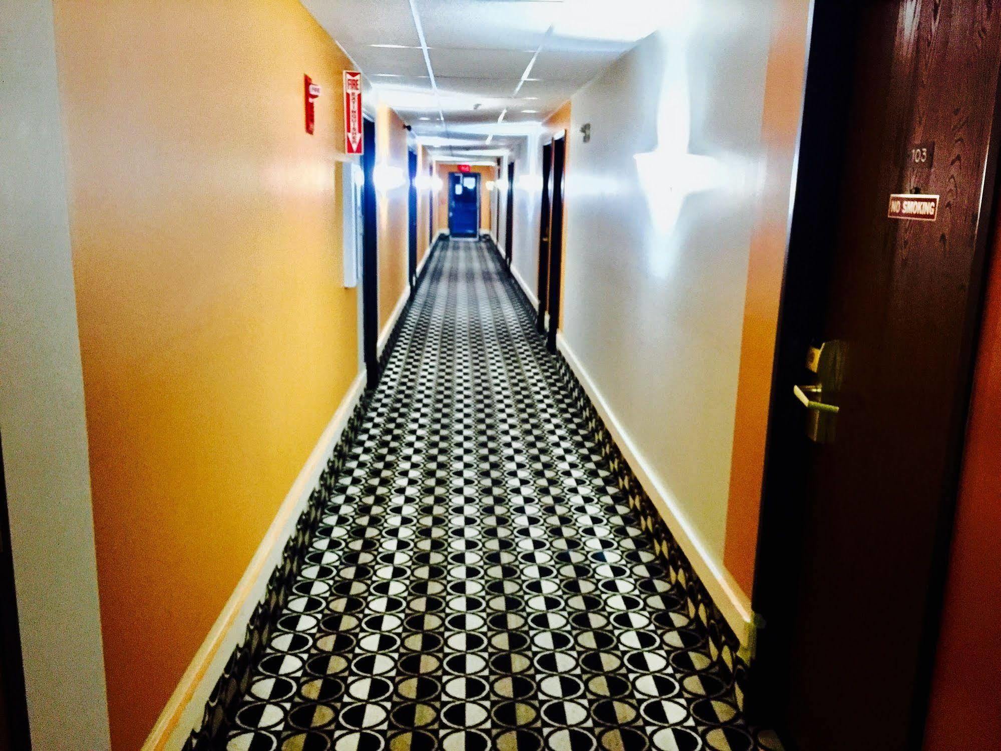 Lyons Inn Kültér fotó